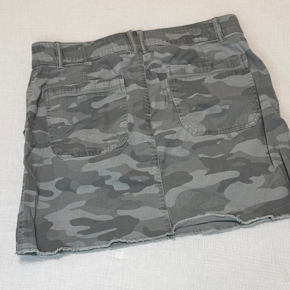 Democracy Cargo Camo Mini Skirt - Picture 7 of 8